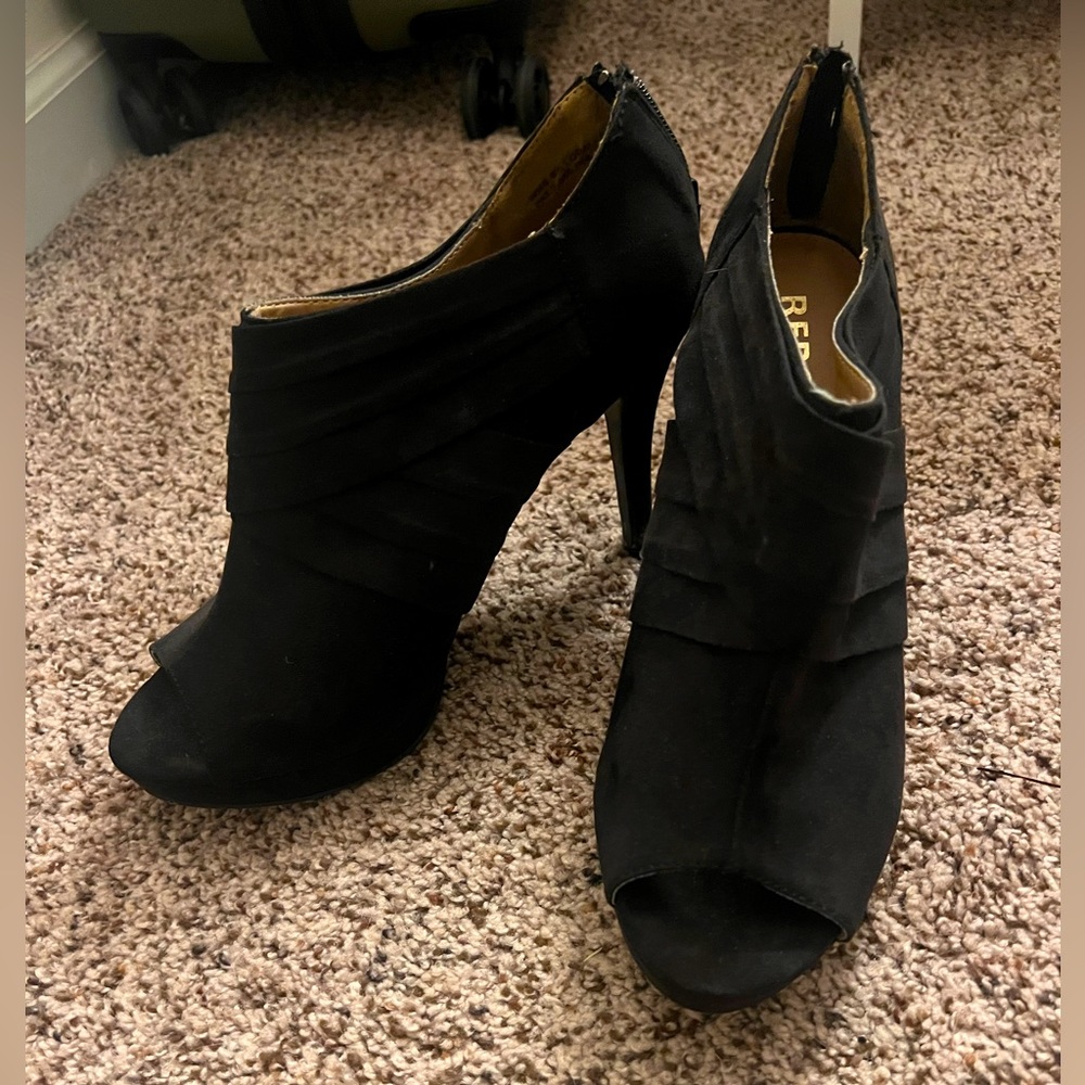 Black heels-open toe
